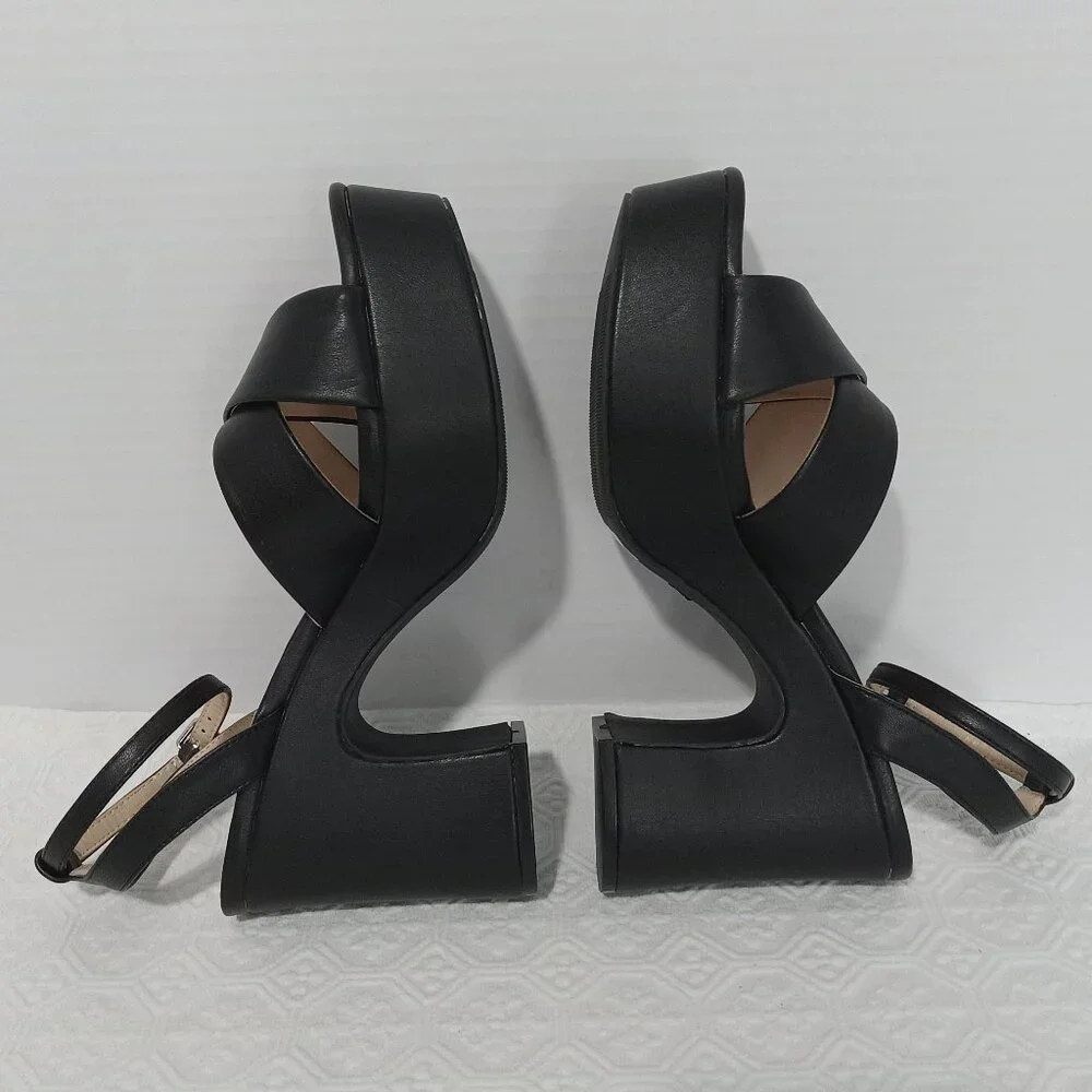 DV by DOLCE VITA Maggie Black Crisscross Platform Chunky Heel Sandal Womens 10
